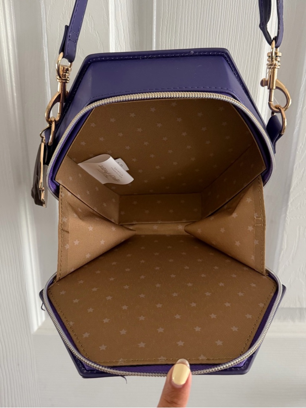 The Wizarding World of Harry Potter Chocolate Frog Crossbody Bag - Picture 5 of 5